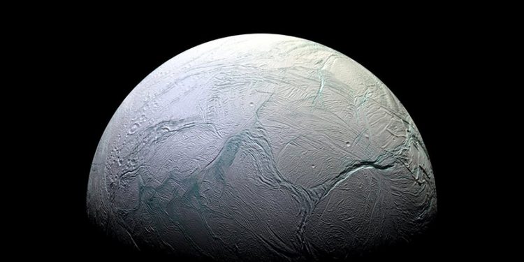 Satürn’ün Ayı: Enceladus